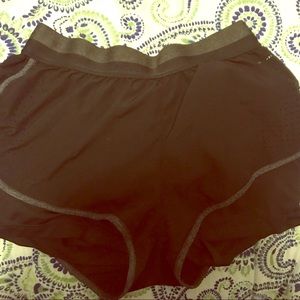 Active Black Shorts with Zipper Pocket on the Back